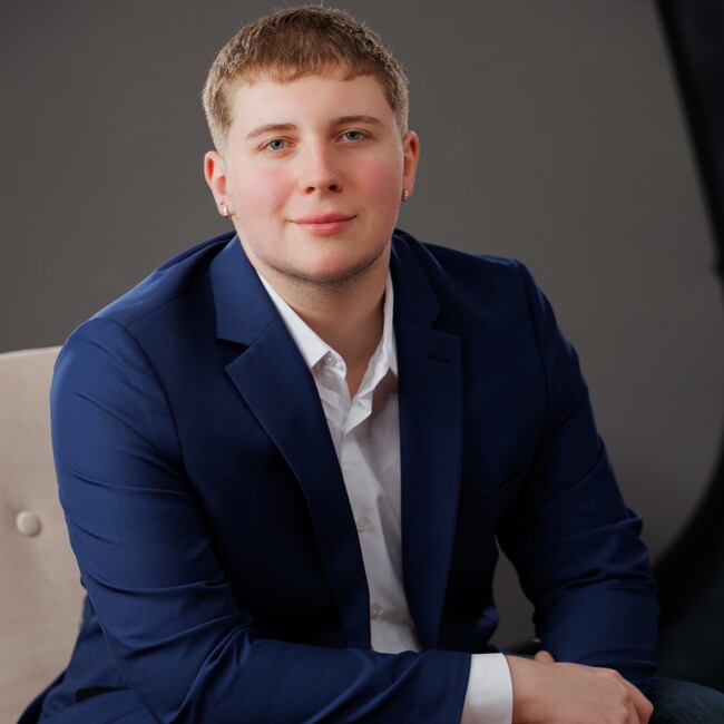 Agent Photo