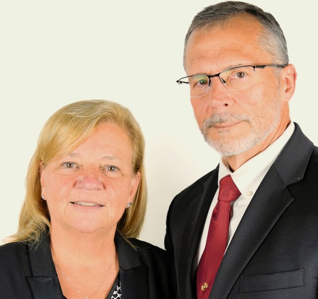 Thomas Bury Real Estate Agent - RE/MAX Horizons
