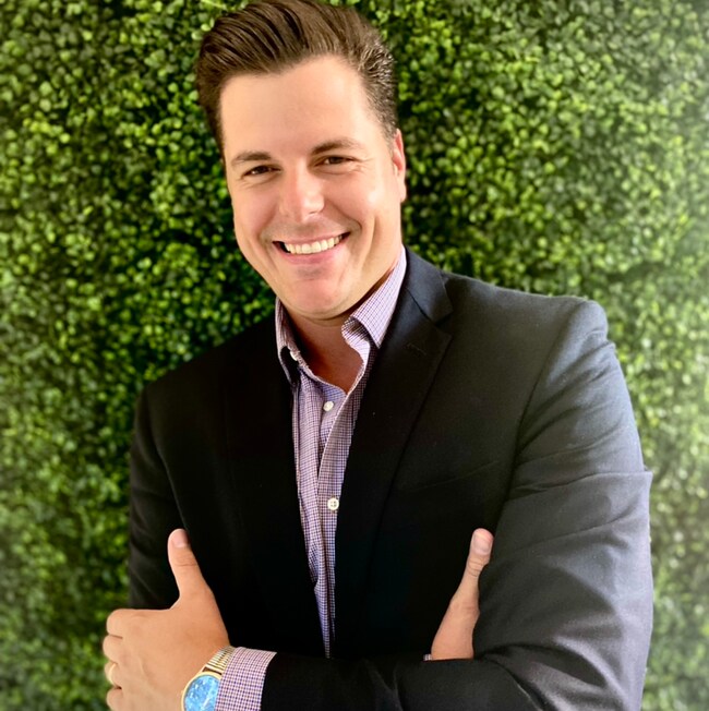 Agent Photo