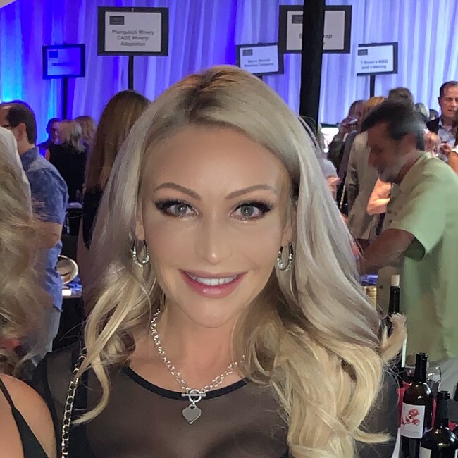 Julia Angel Real Estate Agent - CLA Realty