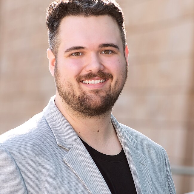 Agent Photo