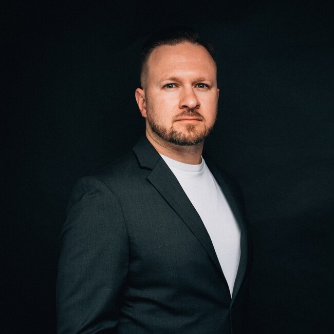 Agent Photo