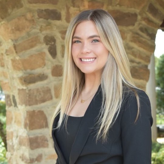 Gillian Lapis Real Estate Agent - Signature Int'l Premier Properties