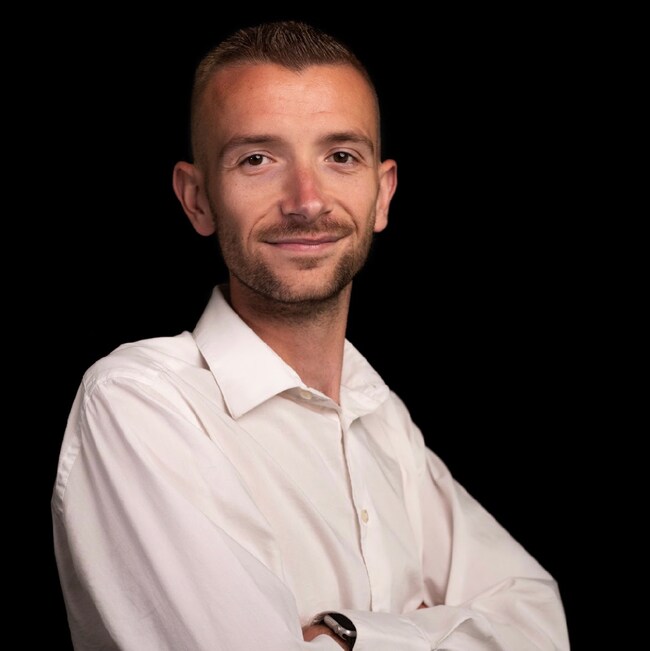 Agent Photo