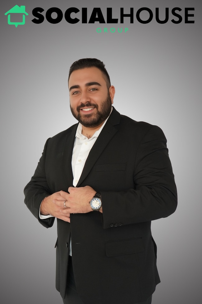 Agent Photo