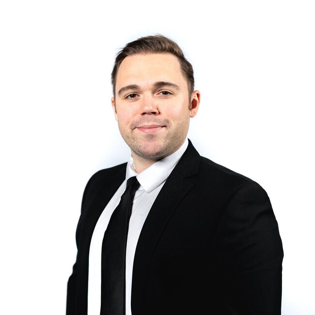 Agent Photo