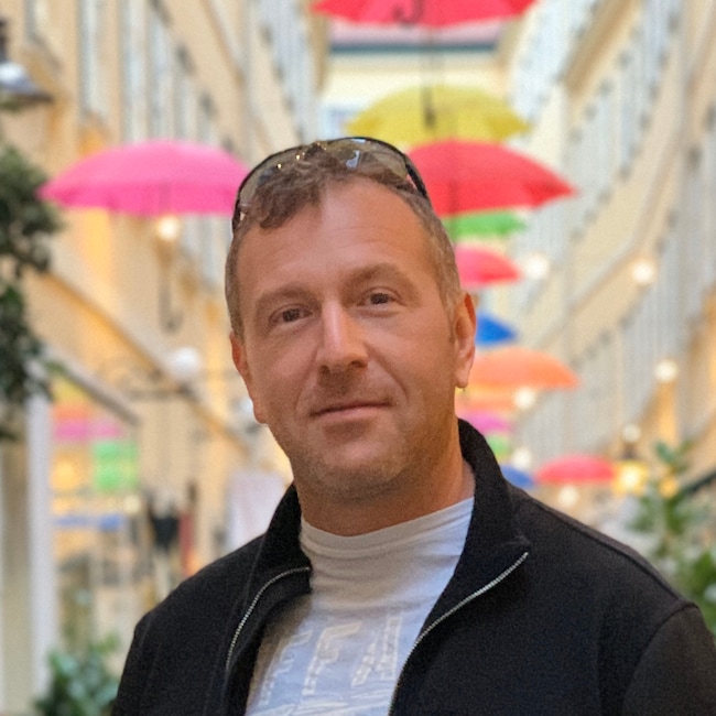 Agent Photo