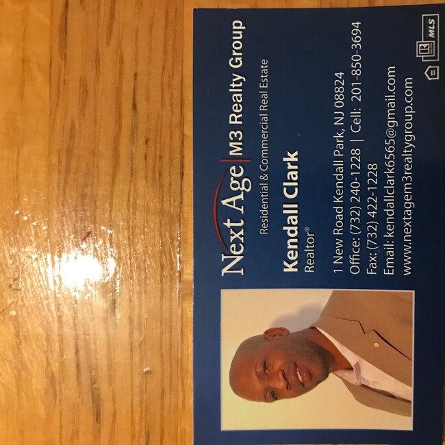 Agent Photo