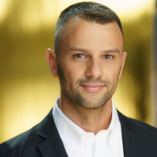 Agent Photo