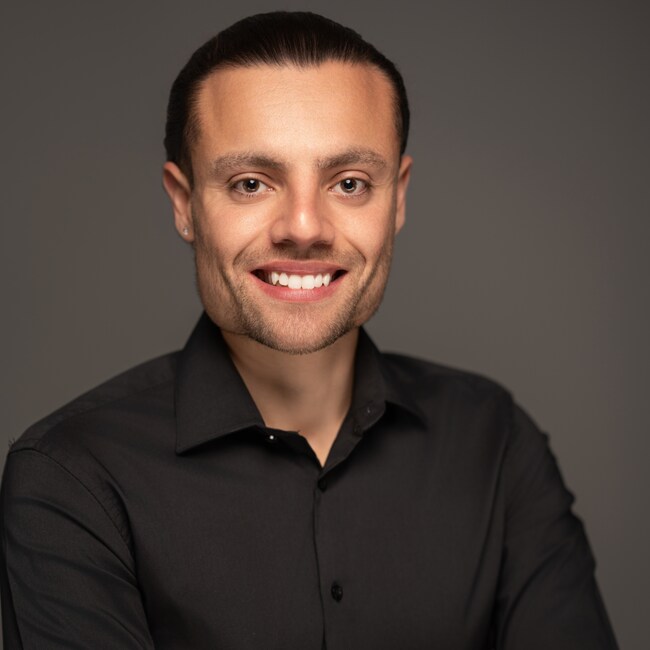 Agent Photo