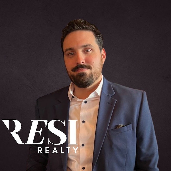 Agent Photo