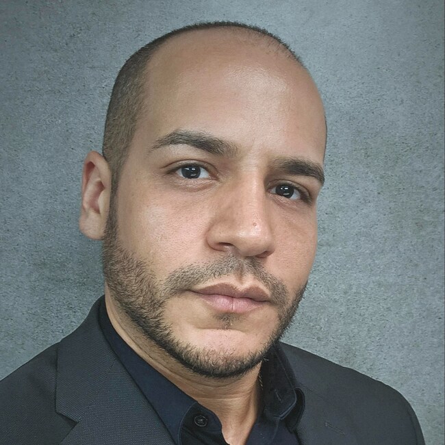 Agent Photo