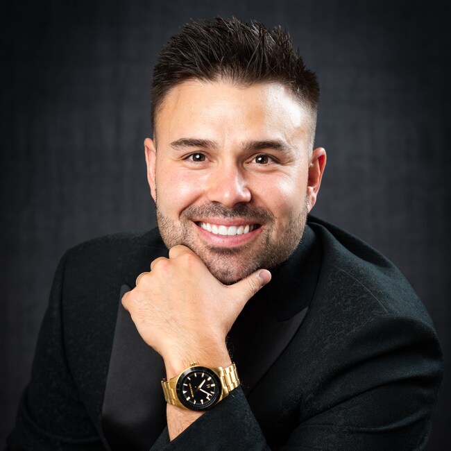 Agent Photo