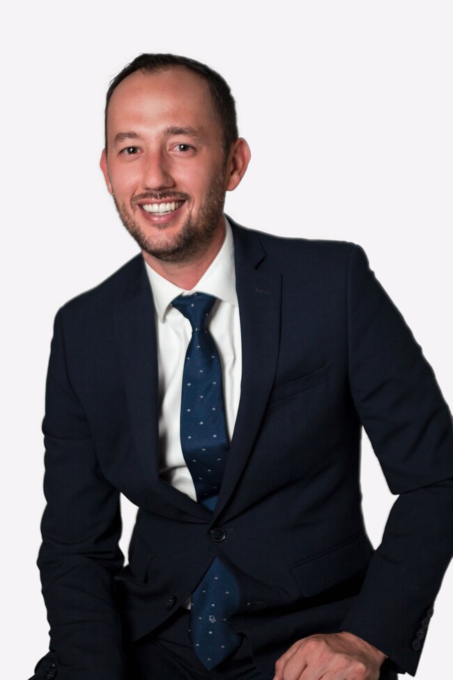 Agent Photo