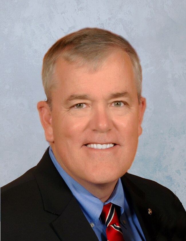 Reilly, Real Estate Agent in Lithia, FL