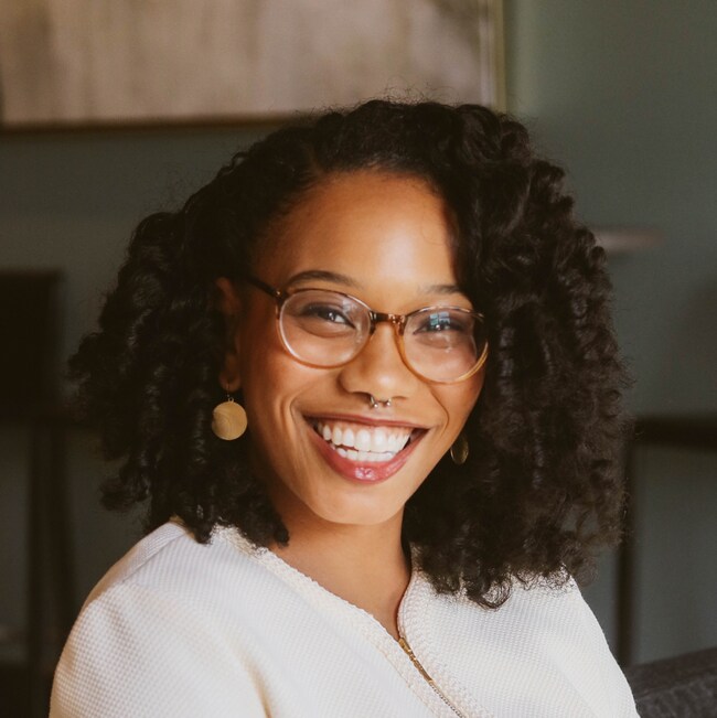 Paris Williford Real Estate Agent - The Luxe Group, Inc