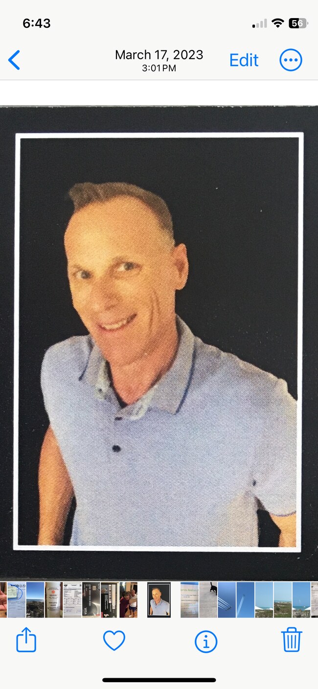 Agent Photo