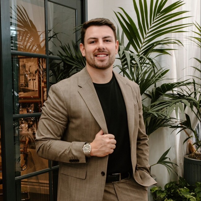 Agent Photo