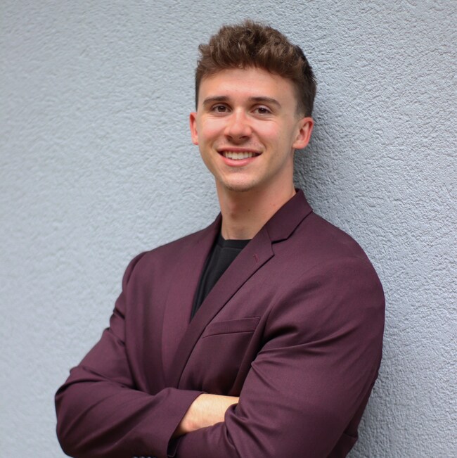 Agent Photo