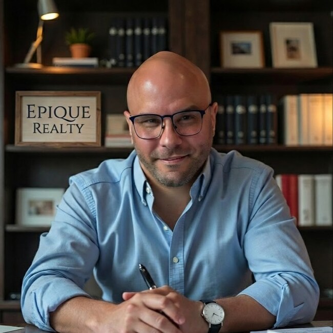 Brett Schmidt Real Estate Agent - Epique Inc.