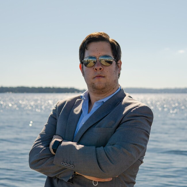 Agent Photo