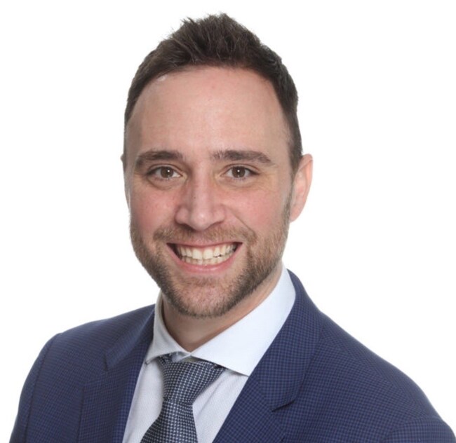 Agent Photo