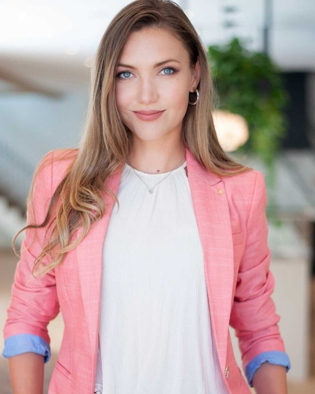 Agent Photo