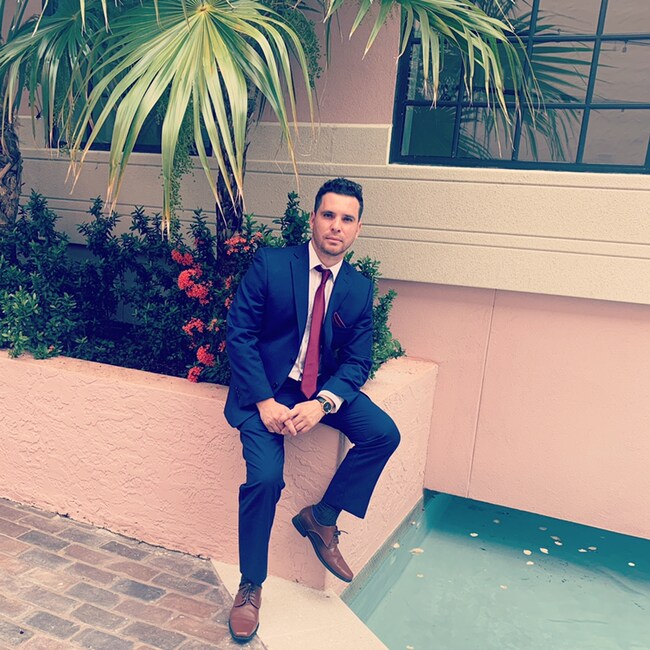 Agent Photo