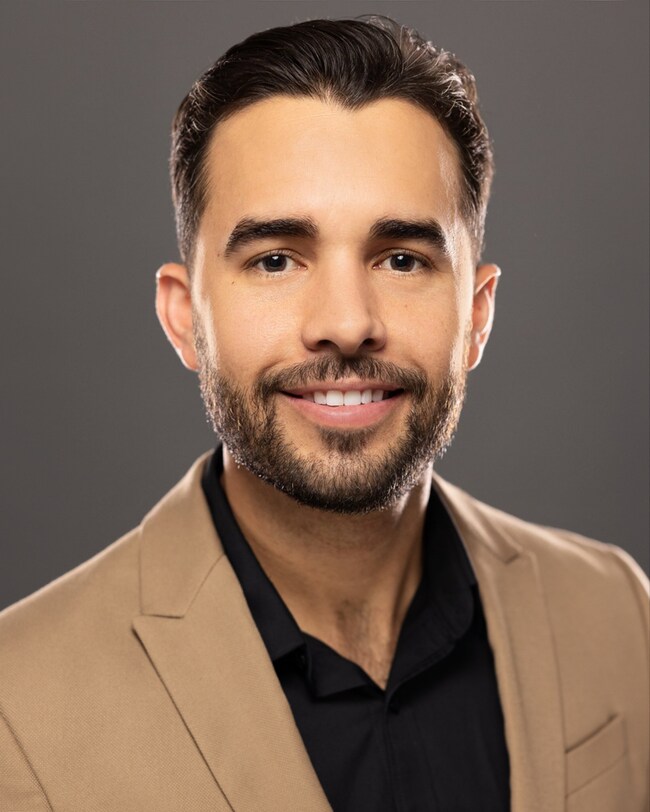 Agent Photo