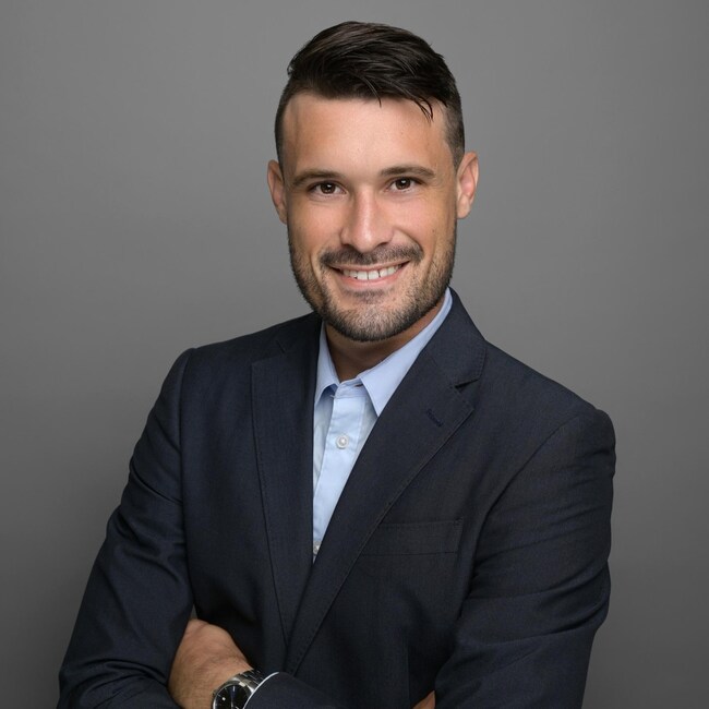 Agent Photo