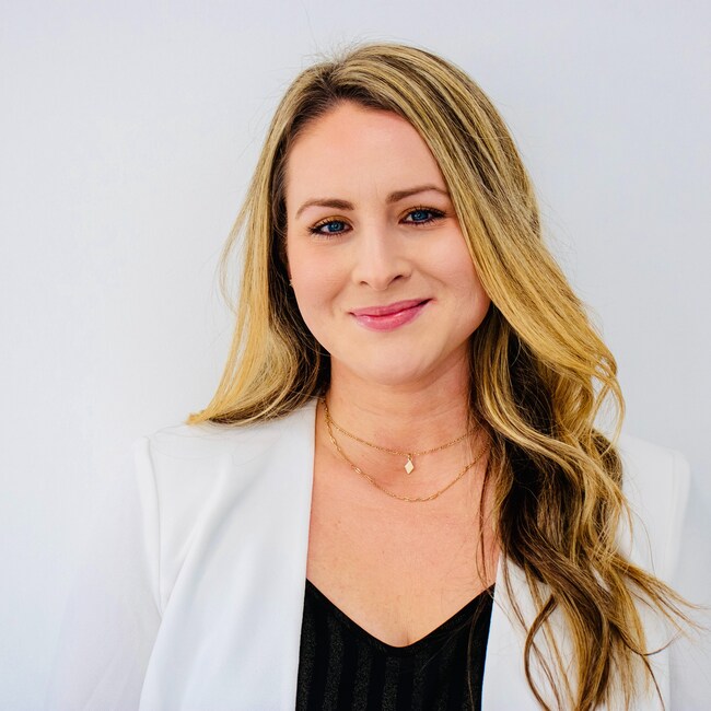 Stacey Albarkat Real Estate Agent - CENTURY 21 Curran & Oberski