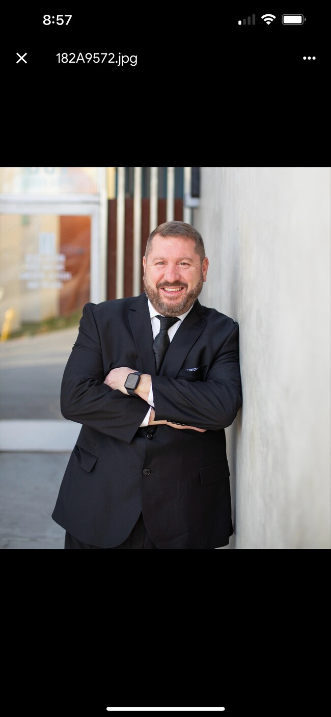 Agent Photo